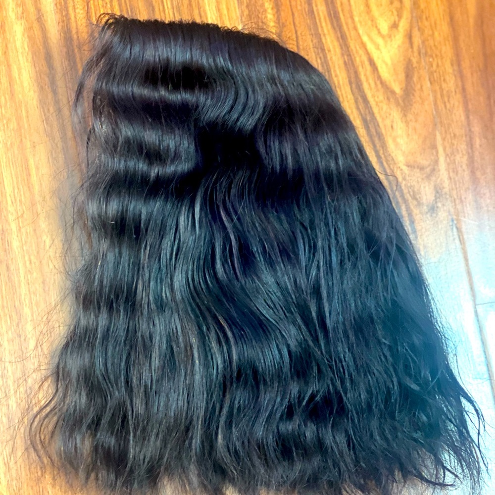 Gently used wig black short wavy